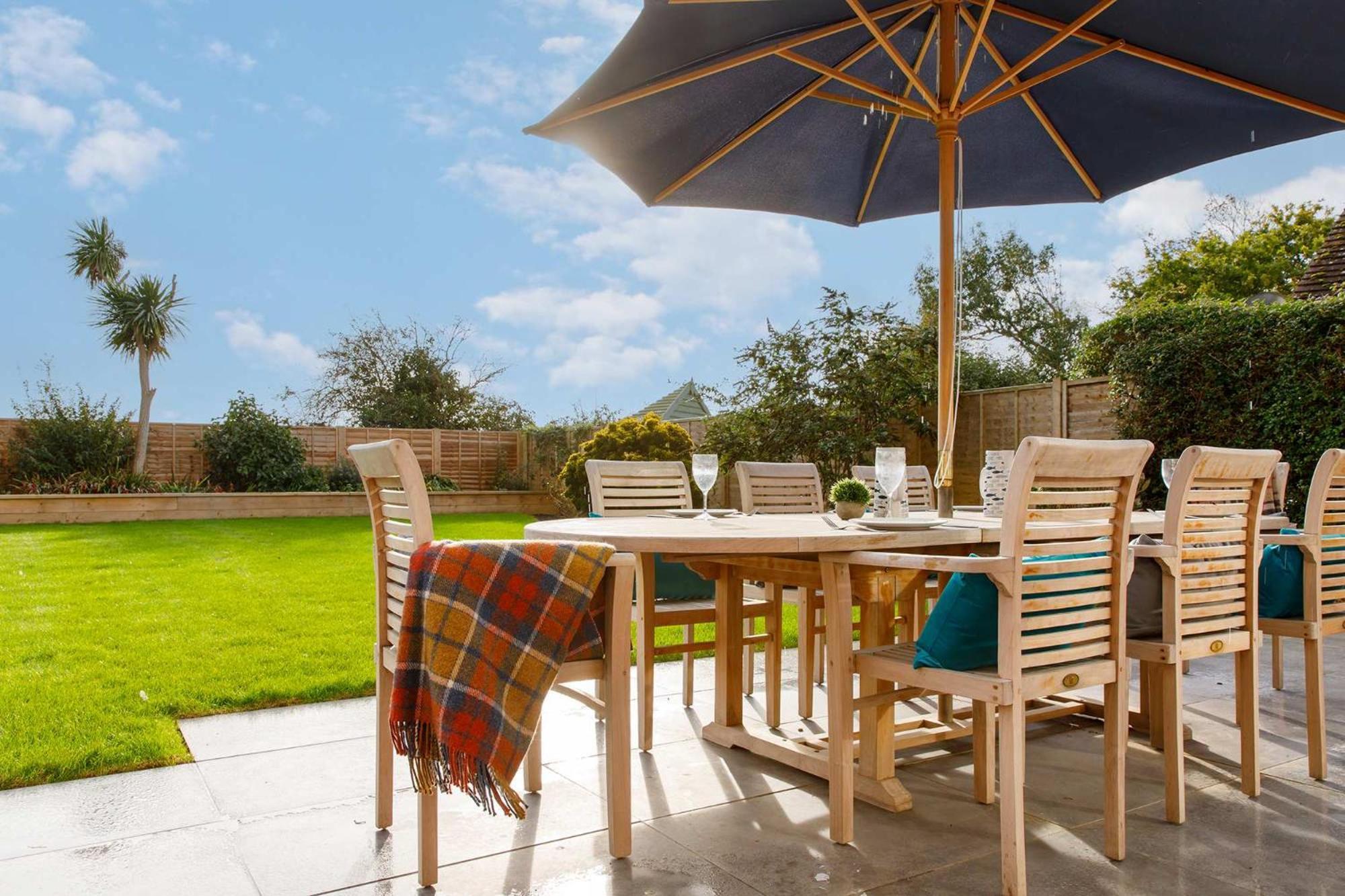 Spacious Home For 8 In Witterings - Walk To Beach East Wittering Dış mekan fotoğraf